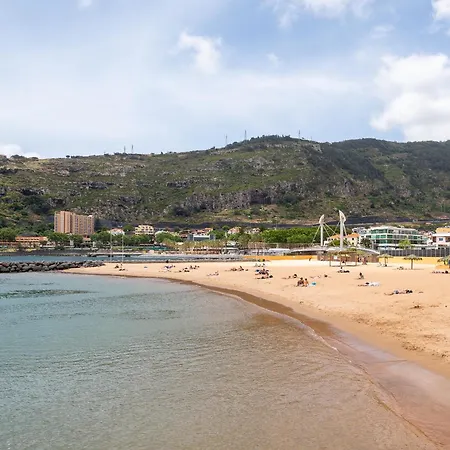 Doors - Ac And Free Parking *