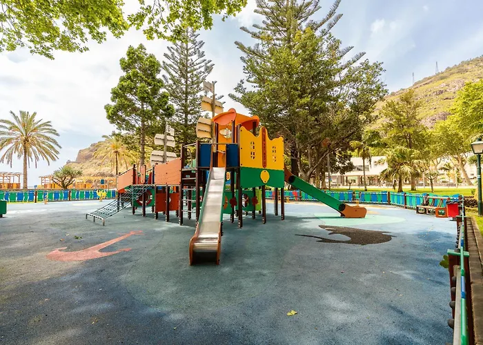 Doors - Ac And Free Parking Appartement