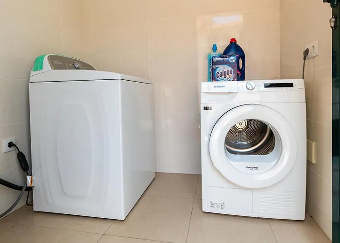 Doors - Ac And Free Parking Apartamento