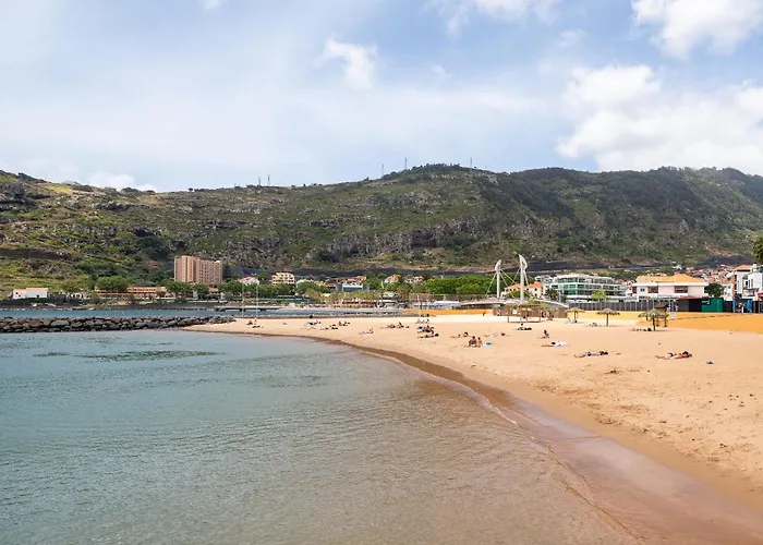 Doors - Ac And Free Parking *